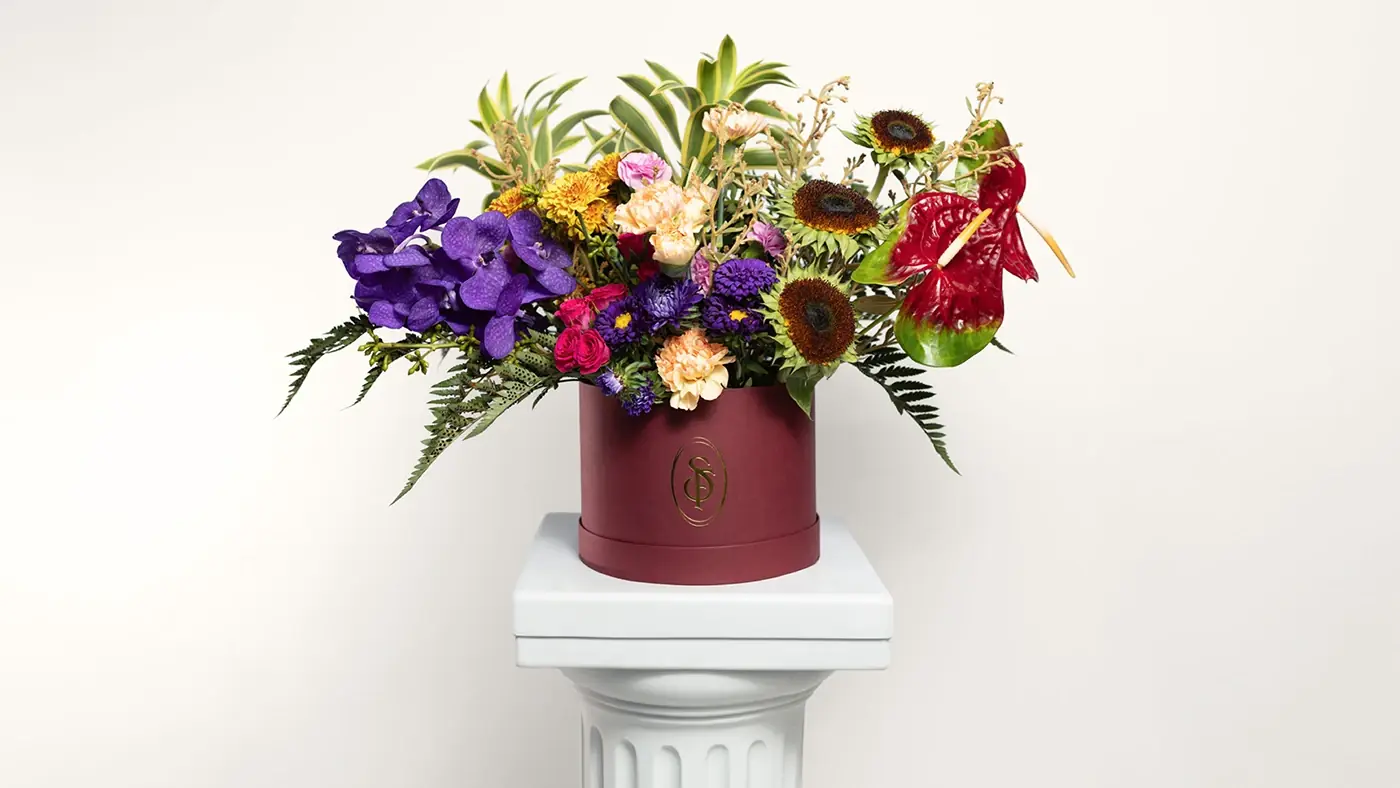Arranjo floral em pedestal